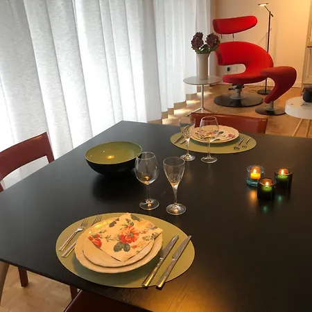Large Sunny And Bright With Park View Apartamento